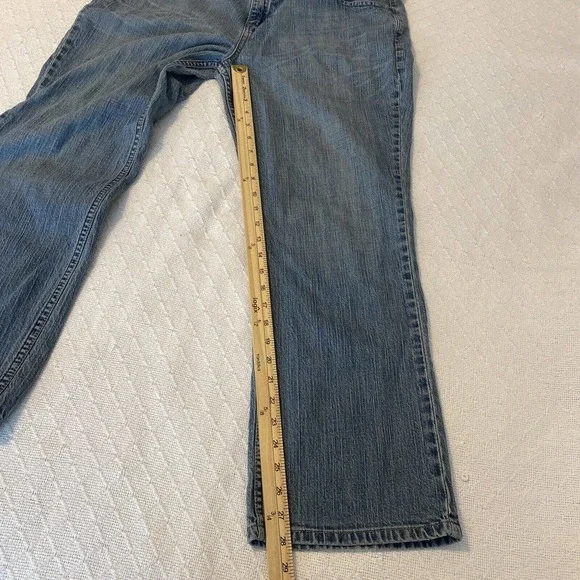 Levi's Jeans Womens 18 Short Mid Rise Bootcut Medium Wash Blue Denim - Picture 7 of 16